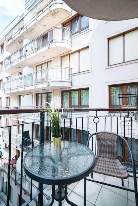 Free Parking! Soho Budapest 304, 4 Ppl, Ac, Fast Wifi, Smart Tv Εξωτερικό φωτογραφία